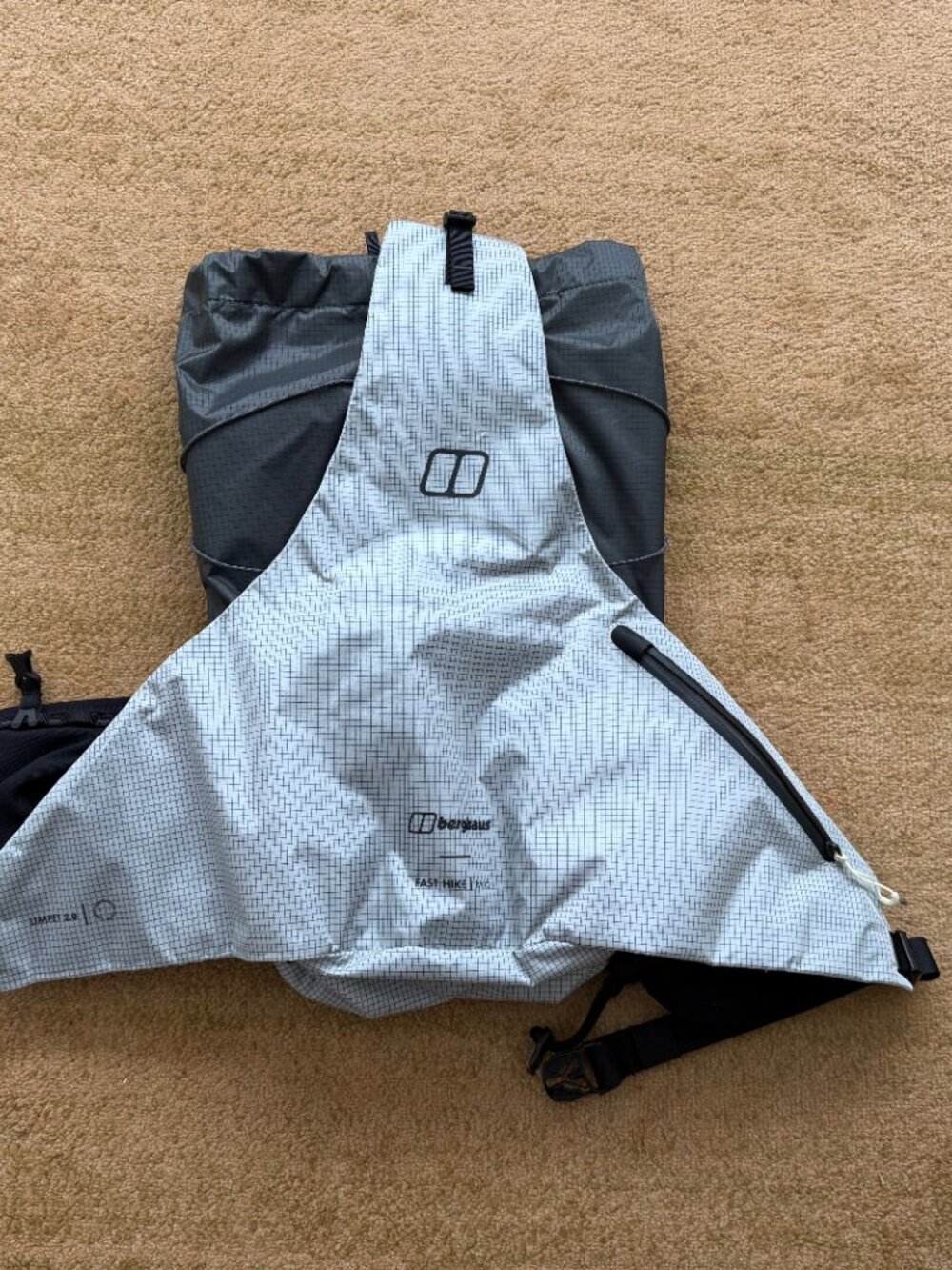Berghaus Fast Hike M15 Running Backpack - Grey (Men's) NWT​ - Picture 7 of 8